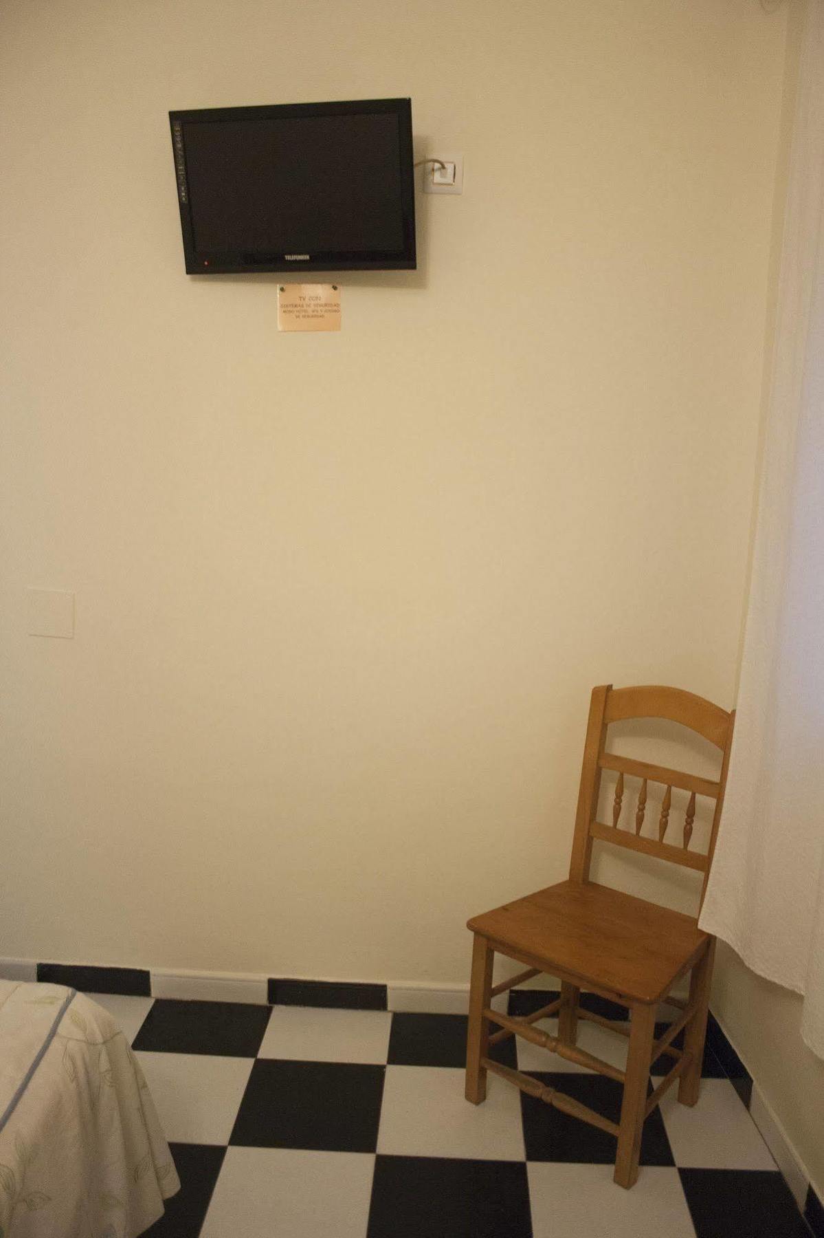 Hostal El Emigrante Dos Hermanas Luaran gambar