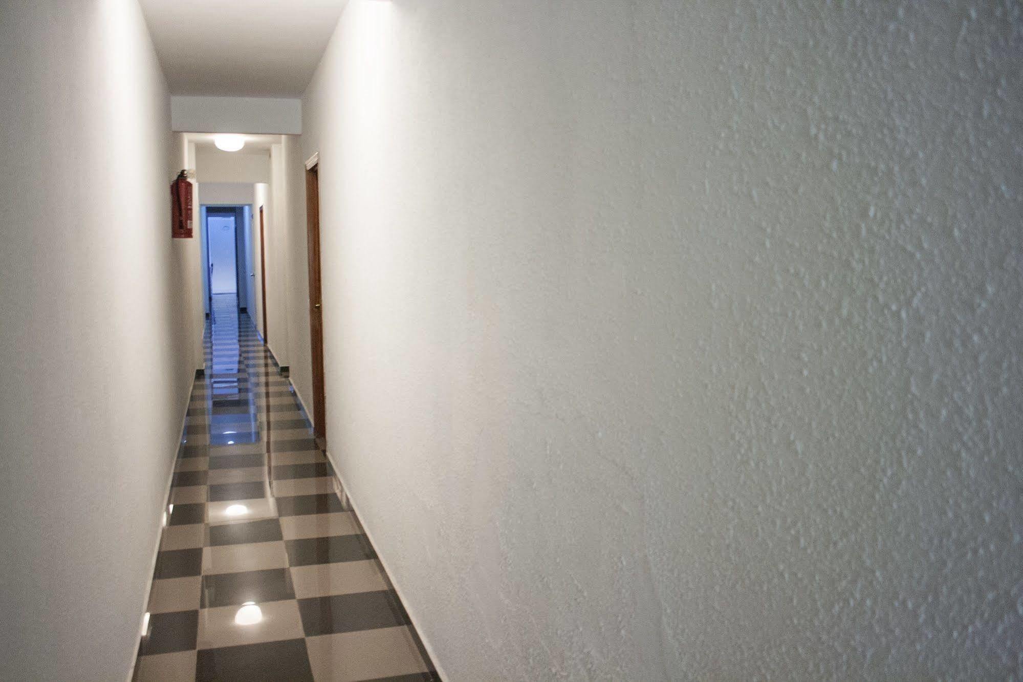 Hostal El Emigrante Dos Hermanas Luaran gambar