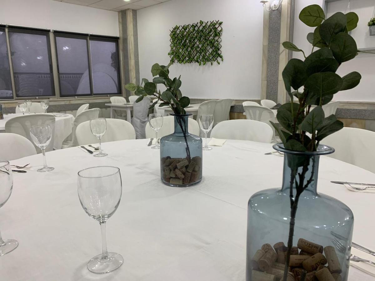 Hostal El Emigrante Dos Hermanas Luaran gambar
