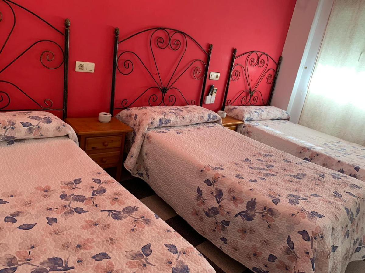 Hostal El Emigrante Dos Hermanas Luaran gambar