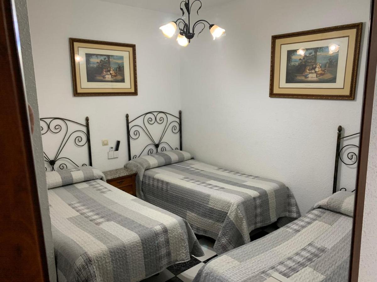 Hostal El Emigrante Dos Hermanas Luaran gambar