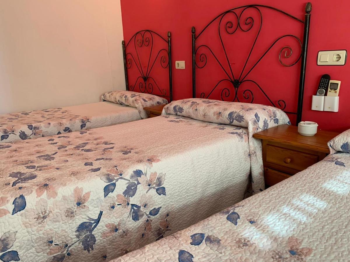Hostal El Emigrante Dos Hermanas Luaran gambar