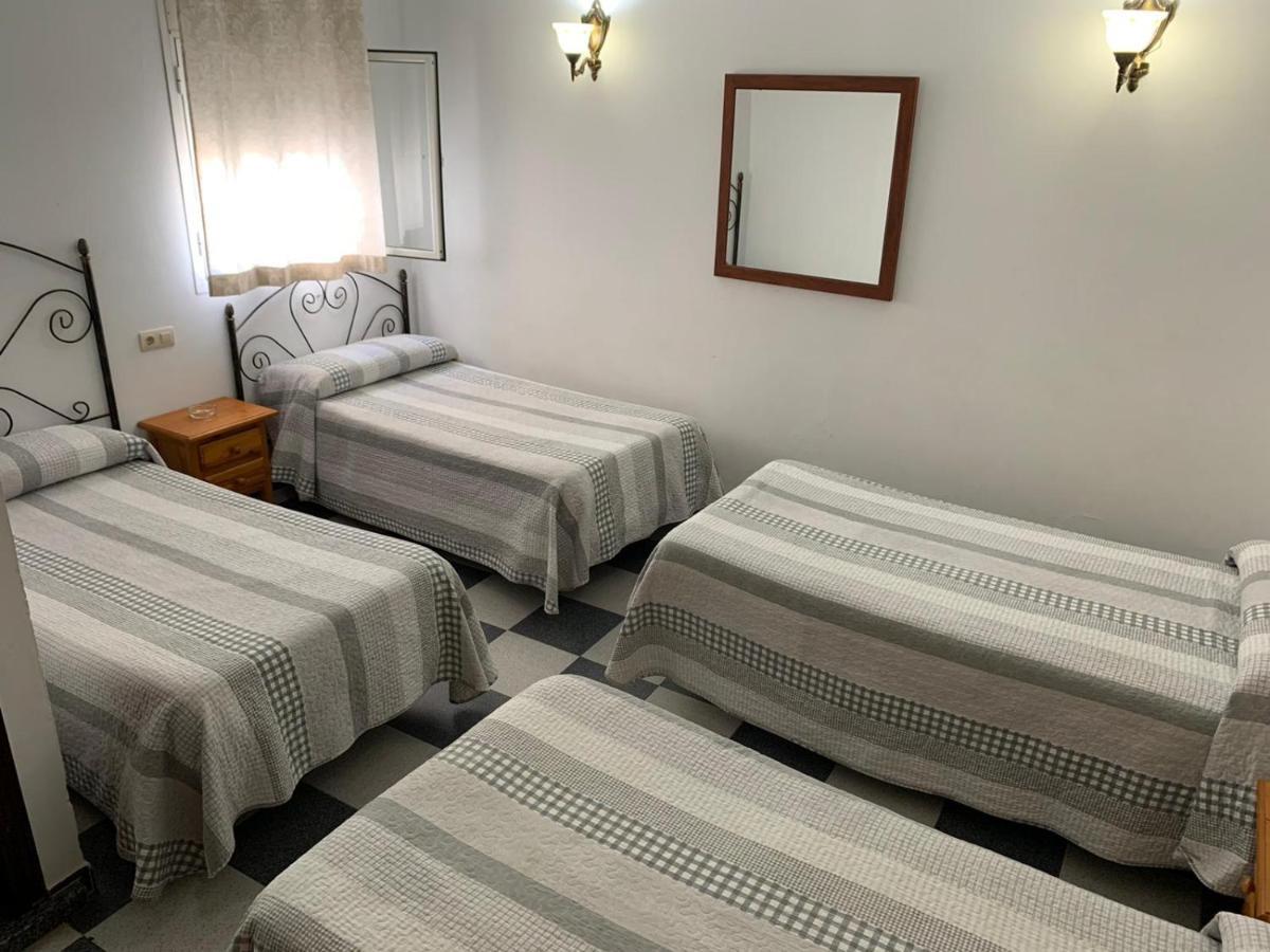 Hostal El Emigrante Dos Hermanas Luaran gambar