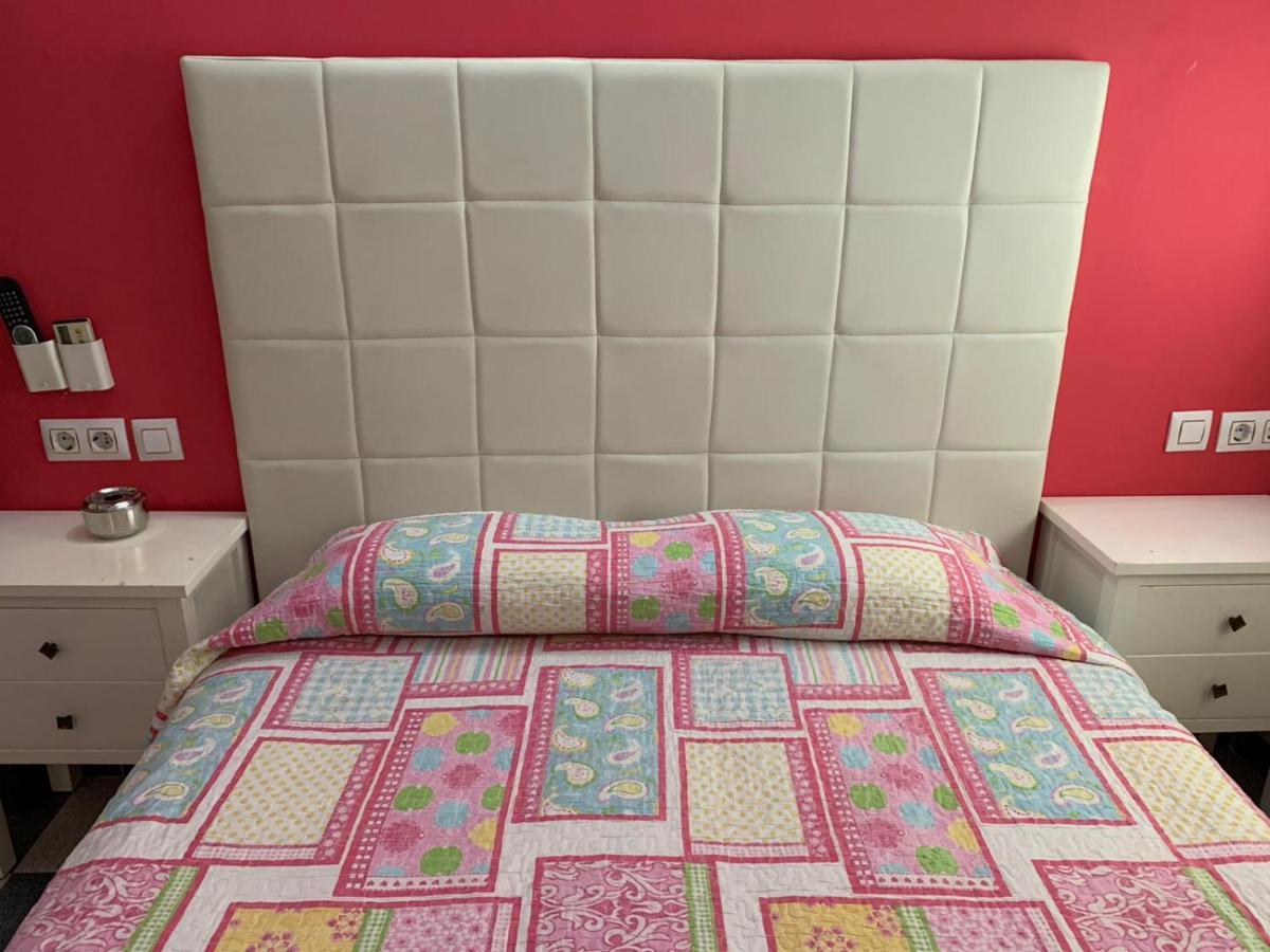 Hostal El Emigrante Dos Hermanas Luaran gambar